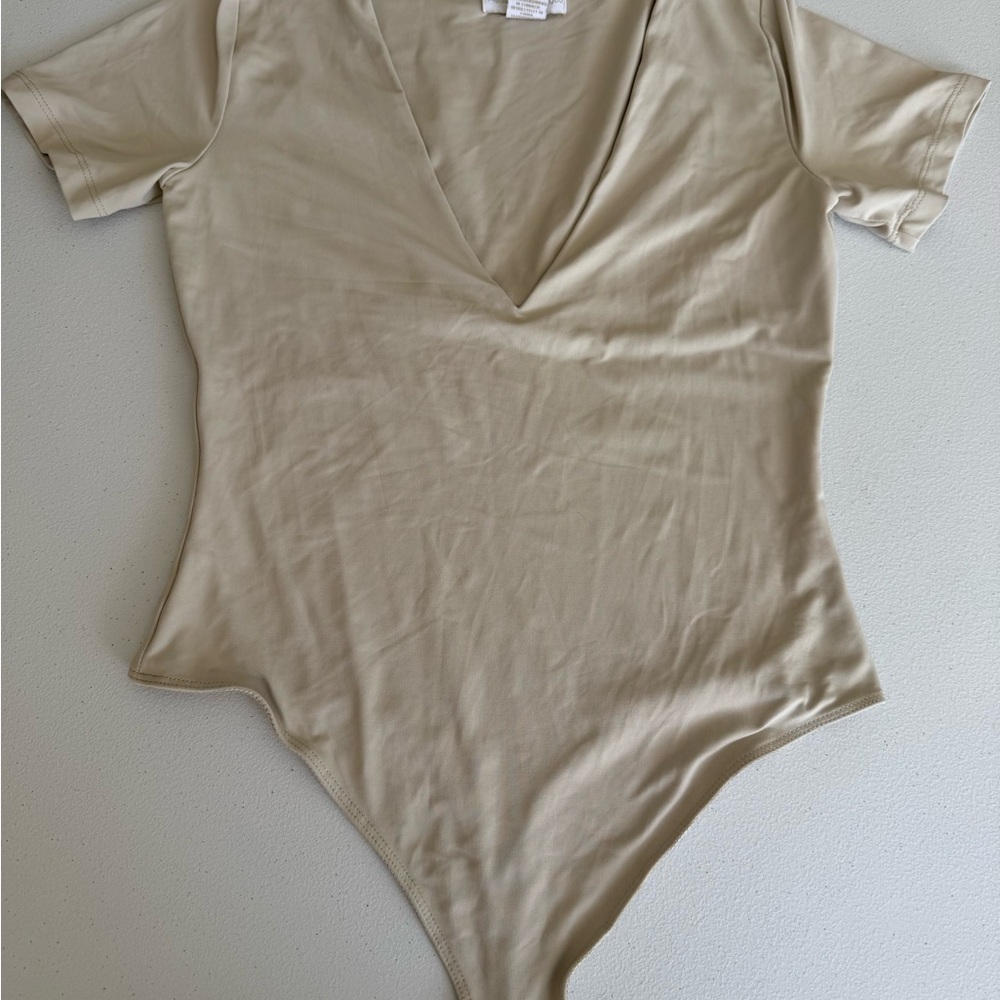 House of Harlow 1960 Beige size Large Bodysuit Shape wear Top Shirt V-neck